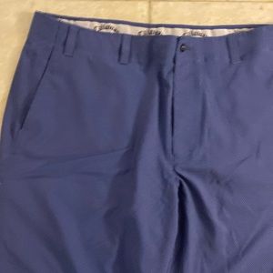 Callaway men’s golf short. Size 42 like new.